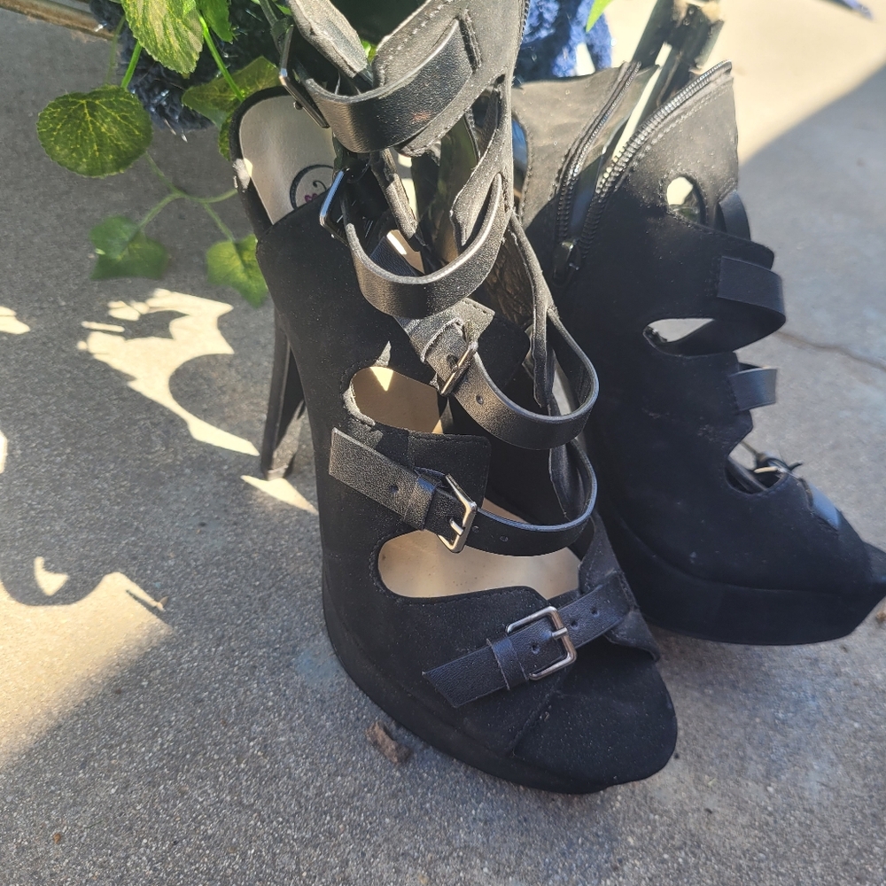 Black Strappy Women's Heels